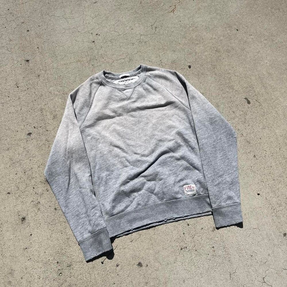 Abercrombie & Fitch Faded Streetwear Y2K Distressed Crewneck